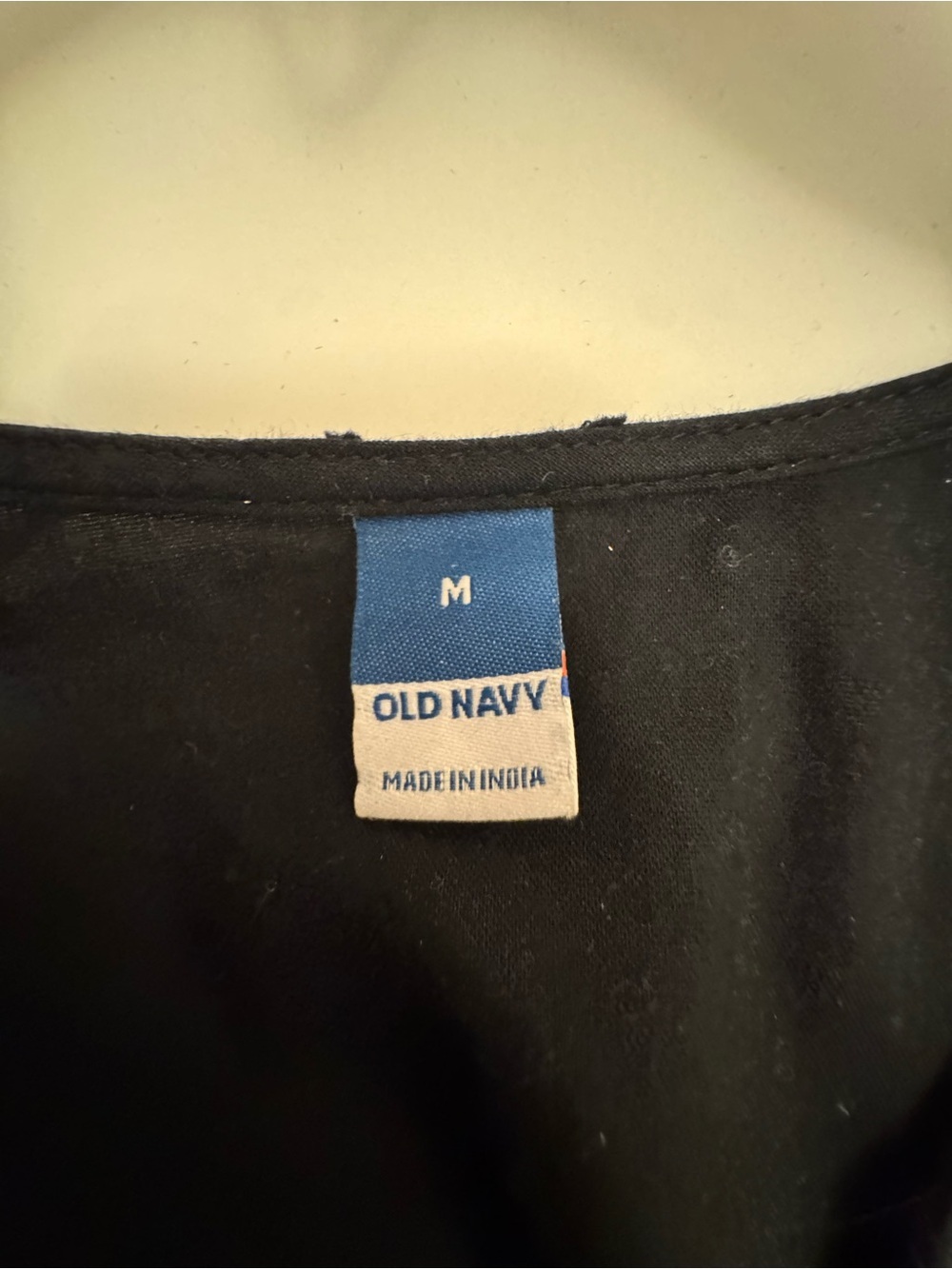 Old Navy Black Top with Branded Neck Tag - Picture 4 of 6